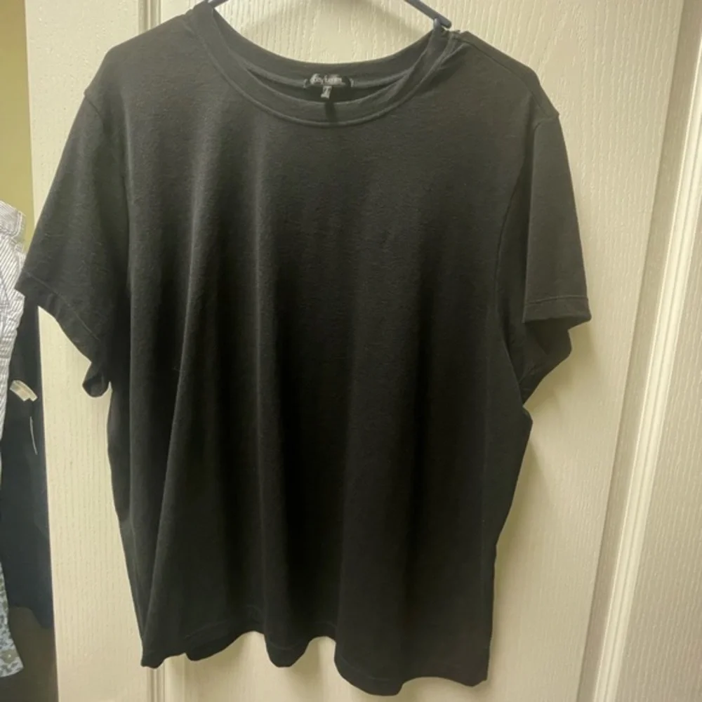 Daisy Fuentes Black Short Sleeve Tee